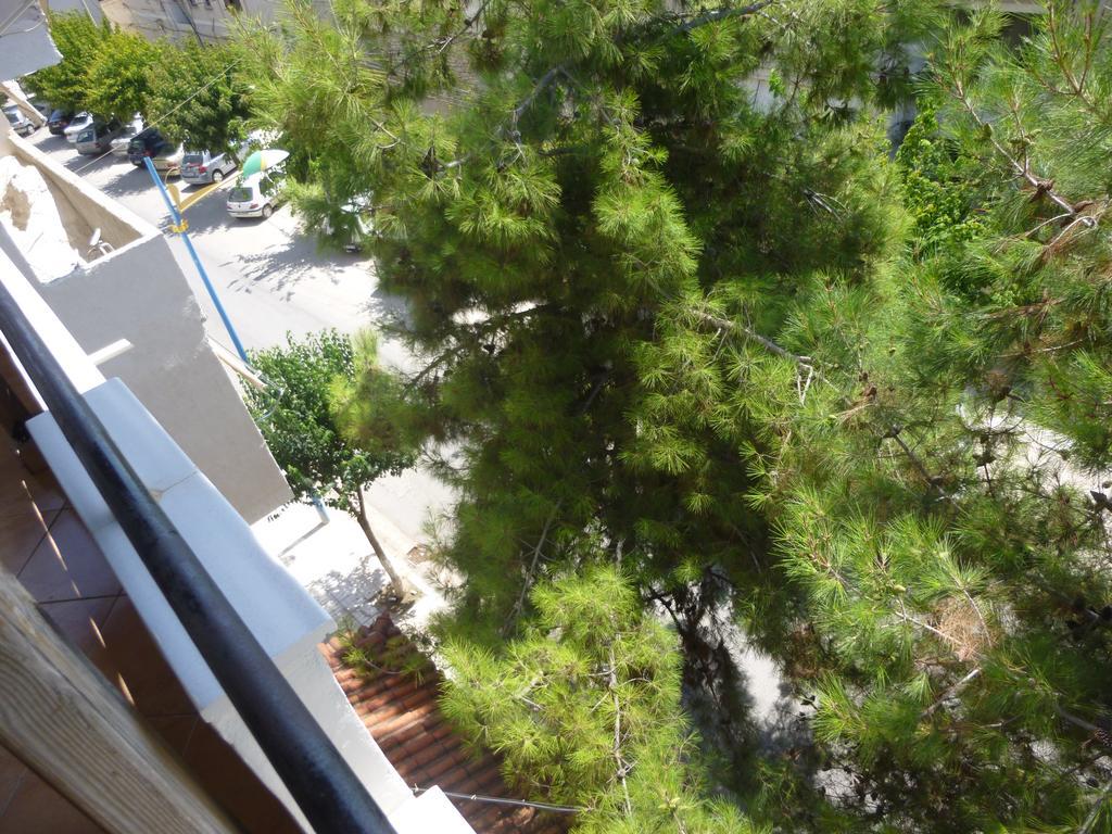 Joy Hotel Sarandë エクステリア 写真
