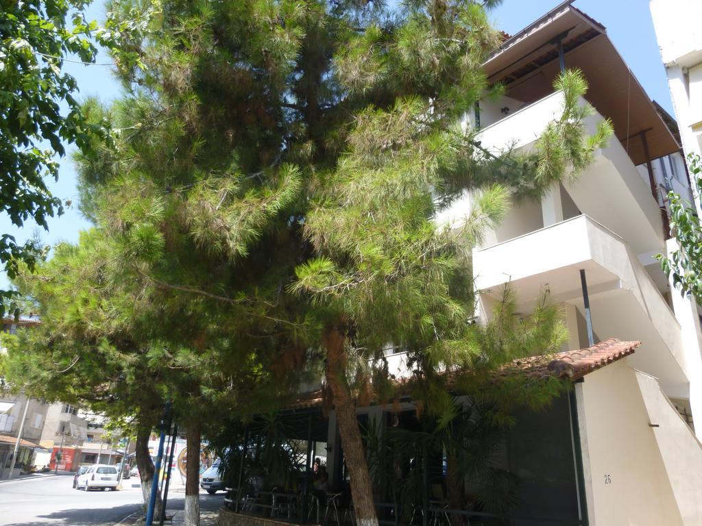 Joy Hotel Sarandë エクステリア 写真