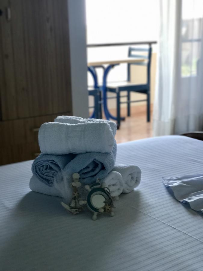 Joy Hotel Sarandë エクステリア 写真