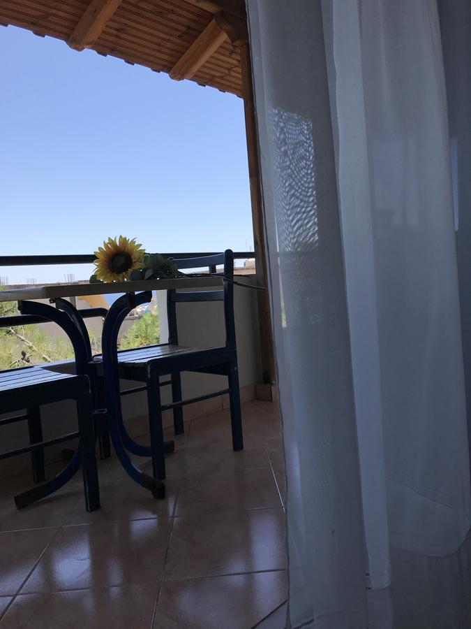 Joy Hotel Sarandë エクステリア 写真