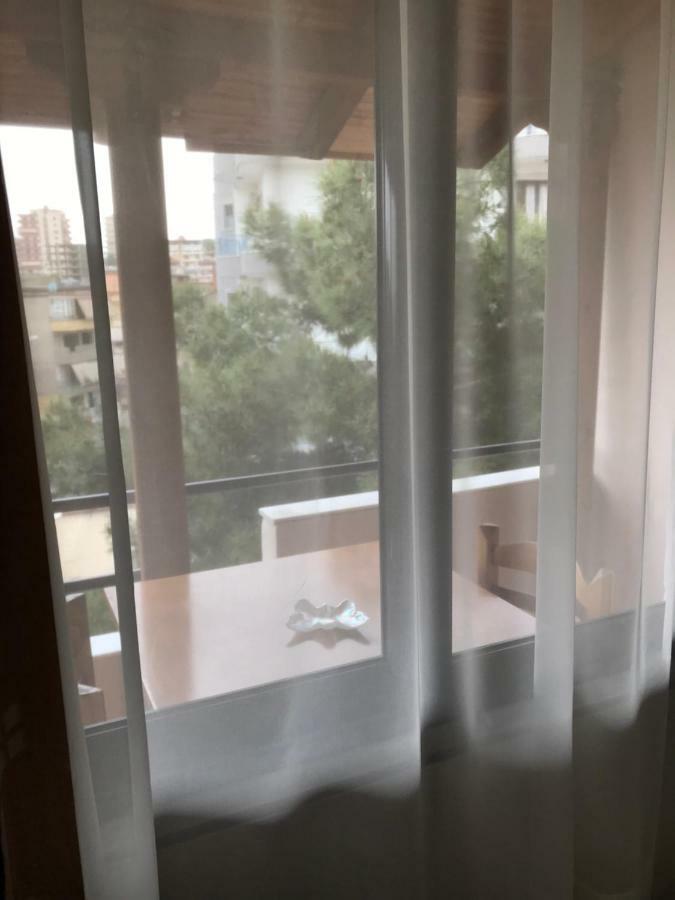 Joy Hotel Sarandë エクステリア 写真