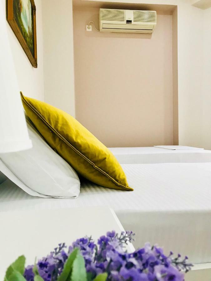 Joy Hotel Sarandë エクステリア 写真